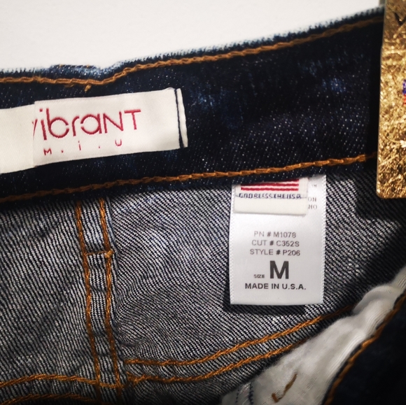 SOLD Denim Shorts NWT Acid Wash Dark Blue Medium - Picture 3 of 4